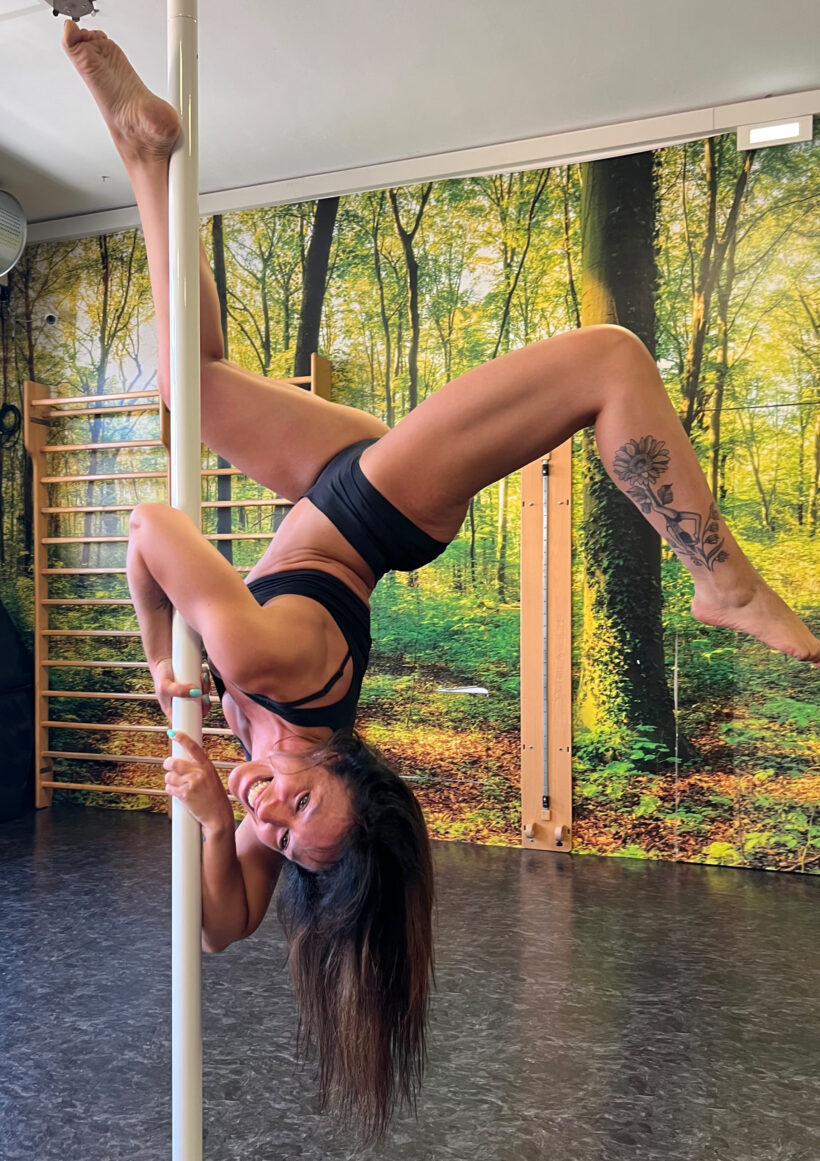 Cristina – Pole Dance Cristina – Pole Dance